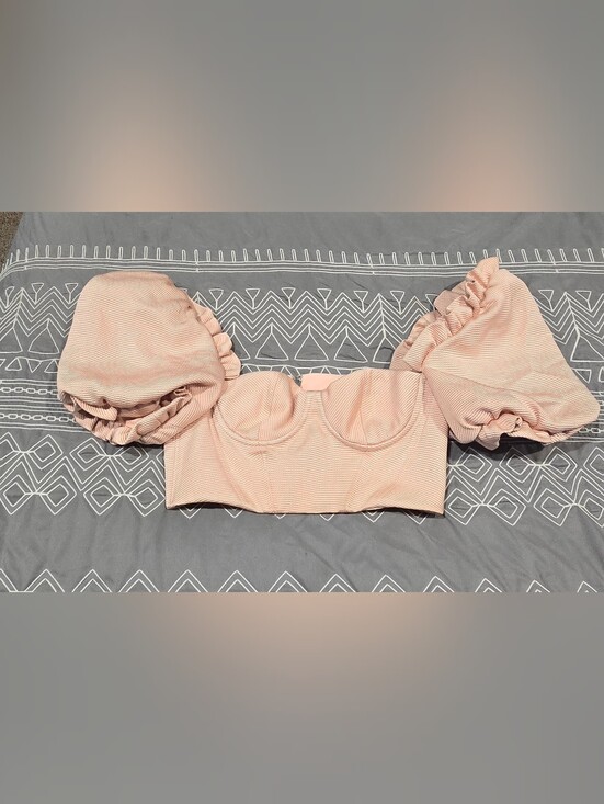 House of CB Tops - House Of CB Federica Blush Cropped Corseted Puff Sleeve Top Size Small